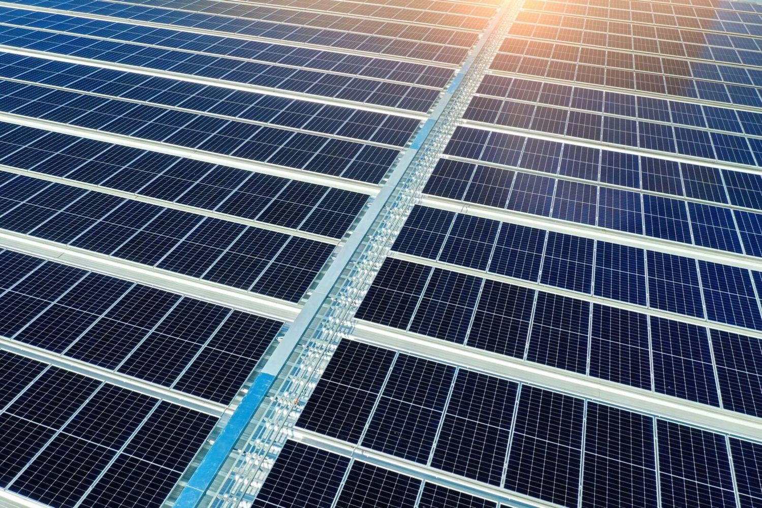 Fotovoltaická elektrárna na střeše firemní haly